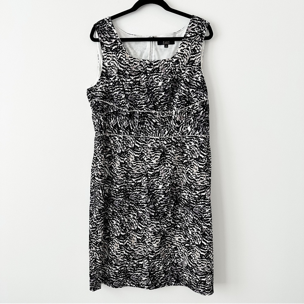 ALEX MARIE | Printed Shift Dress Size 16